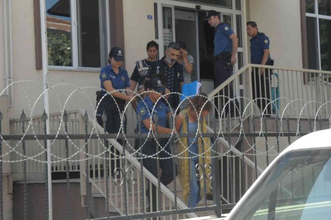 Yalova’da 4 Evi Soyan 3 Kadın Hırsız Yakalandı