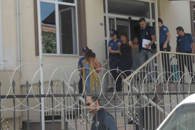 Yalova’da 4 Evi Soyan 3 Kadın Hırsız Yakalandı