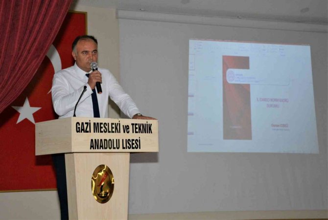 İ̇l Müdürü Töre, Okullarda Yöneticiliğe Hak Kazanan Adaylar İle Bir Araya Geldi