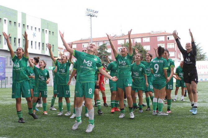 U17 Genç Kızlar Zafer Kupası Finalinde Altın Lig Kupası’nı Ümraniye Dudulluspor Kazandı