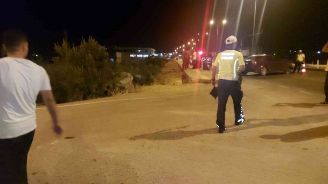 Hatay’da Arıza Nedeniyle Yolun Sağında Duran Araca Otomobil Çarptı: 3 Yaralı