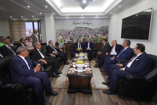 İ̇çişleri Bakanı Soylu’dan Bayburt Belediyesine Ziyaret