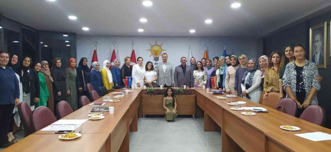 İ̇l Başkanı Yıldırım, “2023’e Giden Yolda Ak Kadınlarımıza Güveniyoruz”