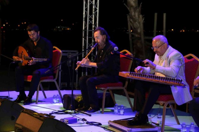 Göksel Baktagir, Darıca’da Müziğe Doyurdu