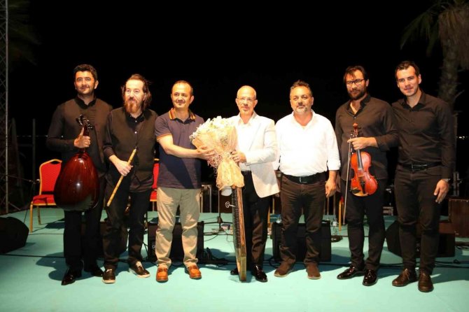 Göksel Baktagir, Darıca’da Müziğe Doyurdu