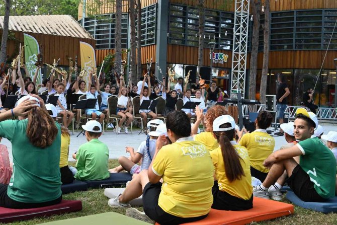 Kemer Belediyesi Gençlik Orkestrasından Konser