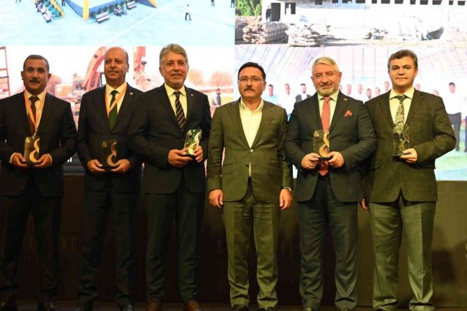 Başkan Aşgın, “Yılın Belediye Başkanı” Seçildi