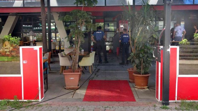 Kafenin Mutfağından Çıkan Yangın Paniğe Sebep Oldu