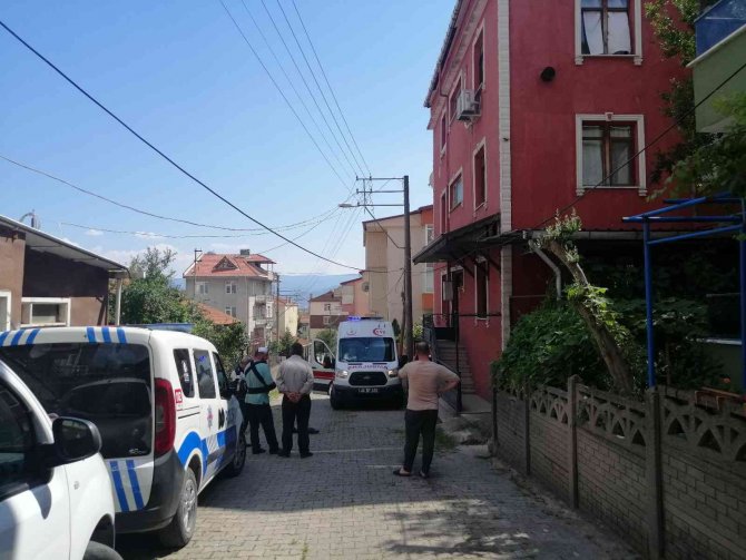 Kocaeli’de 77 Yaşındaki Adam Evinde Ölü Bulundu