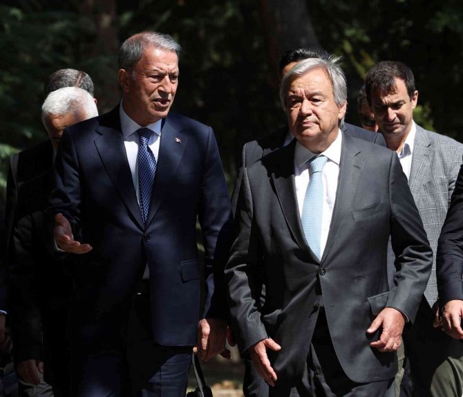 Milli Savunma Bakanı Akar Ve Bm Genel Sekreteri Guterres Müşterek Koordinasyon Merkezinde İncelemelerde Bulundu