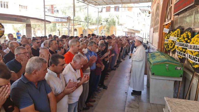 Nazilli’nin Sevilen İsmi Mücahit Öğretmene Son Yolculuğuna Uğurlandı