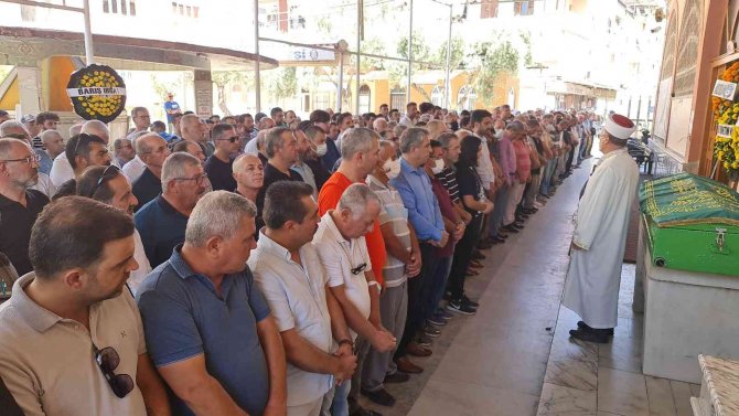 Nazilli’nin Sevilen İsmi Mücahit Öğretmene Son Yolculuğuna Uğurlandı