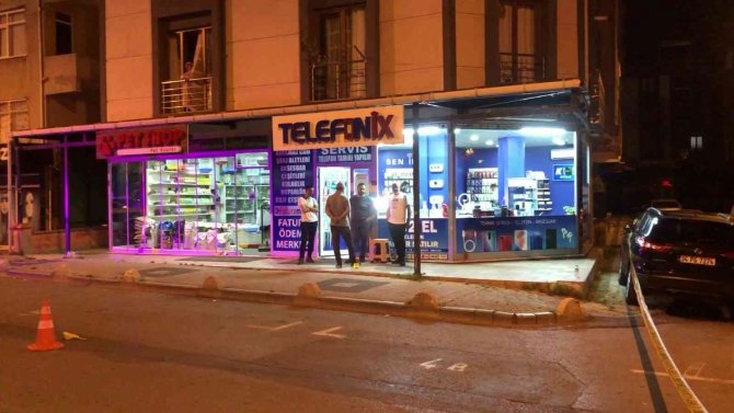 Sancaktepe’de Telefoncuya Silahlı Saldırı
