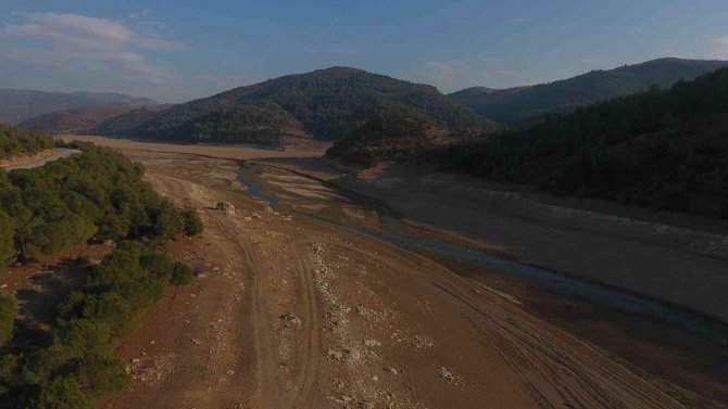 Kuraklığın Acı Görüntüsü...çaygören Barajı’nda Alarm Zilleri...