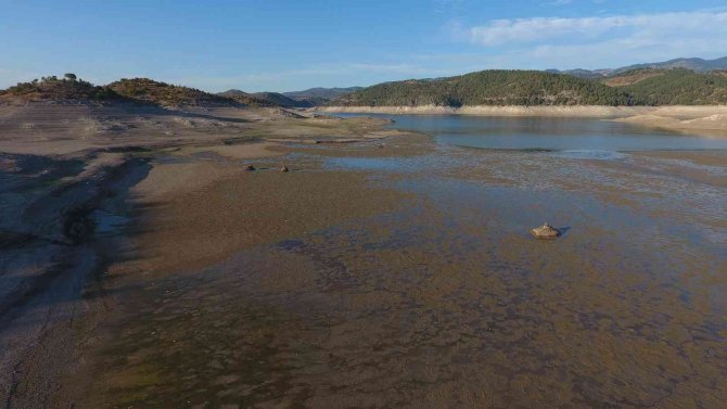 Kuraklığın Acı Görüntüsü...çaygören Barajı’nda Alarm Zilleri...