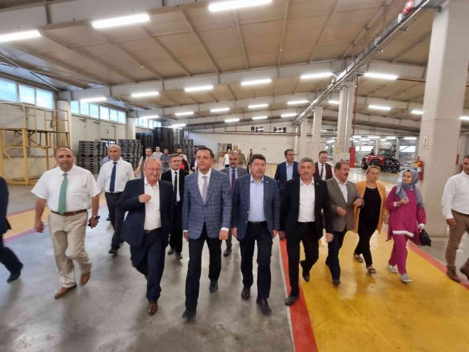 Tarım Ve Orman Bakan Yardımcısı Ebubekir Gizligider:"dikkat Edin Bütün Ekip Sahada, Şimdi Bu Kadar Adamın Derdi Ne Olabilir? Biz Sizsiniz, Siz Biziz”