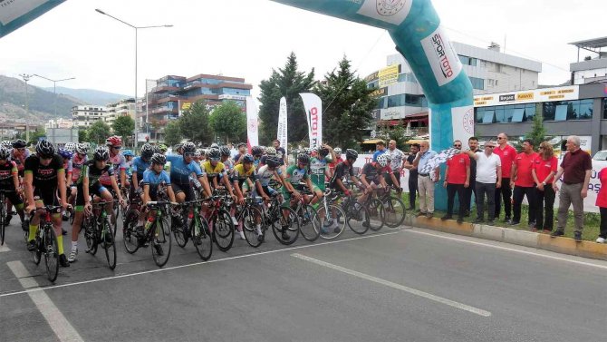 Bisiklet Yol Yarışları Türkiye Şampiyonası Çekişmeli Yarışlara Sahne Oldu