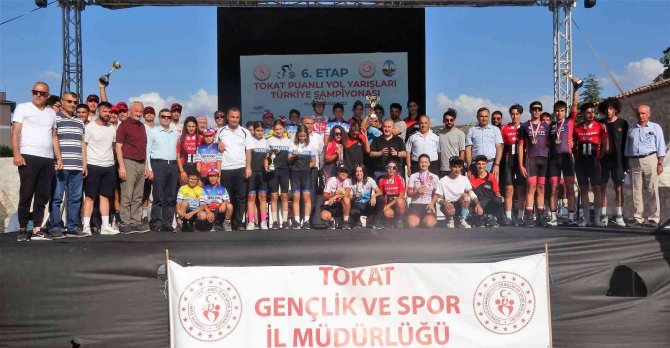 Bisiklet Yol Yarışları Türkiye Şampiyonası Kupa Töreni İle Sona Erdi