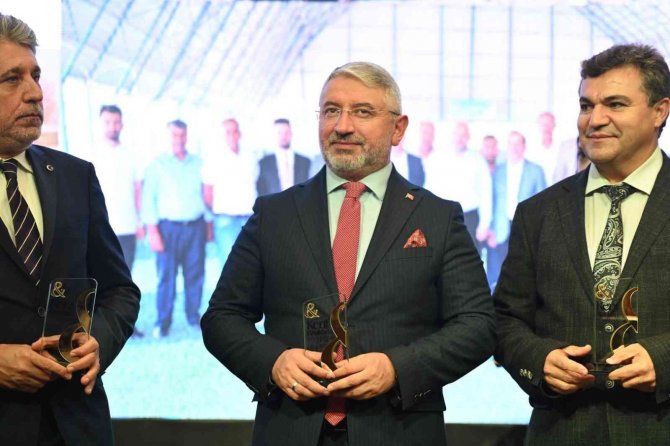 Başkan Aşgın, “Yılın Belediye Başkanı” Seçildi