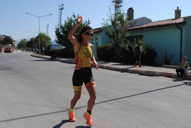 Eğirdir, 19’ncu Triatlona Ev Sahipliği Yapıyor
