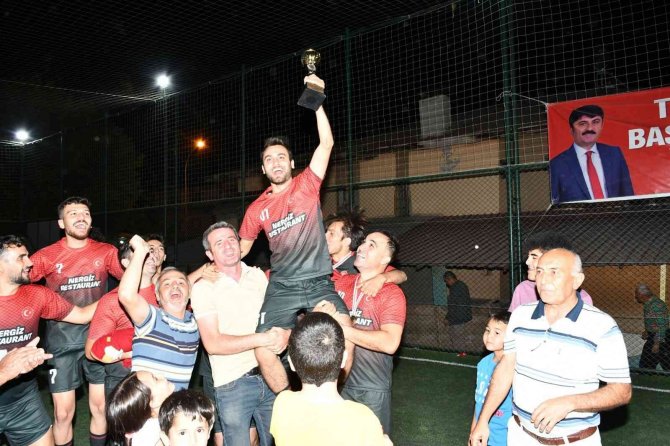 Tufanbeyli’de Mahalleler Arası Futbol Turnuvasında Şampiyon Belli Oldu