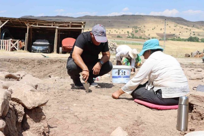 Tunceli Valisi Özkan, Kentteki Kurtarma Kazısı Çalışmalarını Yerinde İnceledi