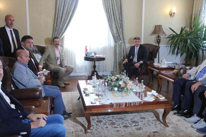 Rifat Hisarcıklıoğlu: “Türkiye Odalar Ve Borsalar Birliği Türk Tarımına Devrim Niteliğinde İki Önemli Proje Yaptı”