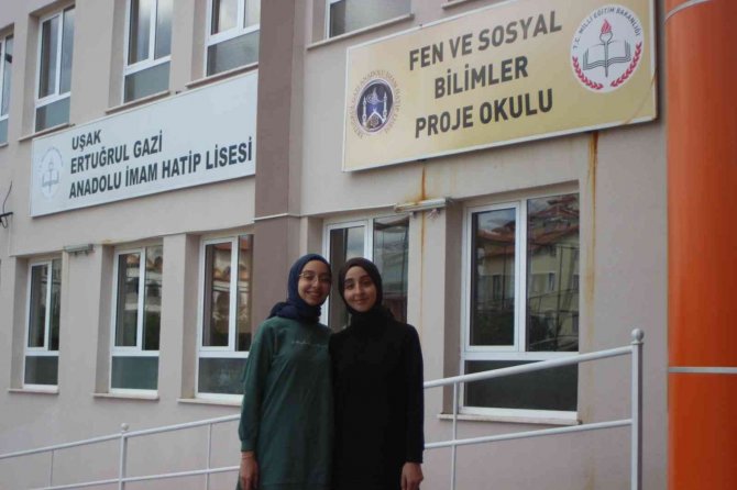 İ̇mam Hatipli İkizler Hiç Dershaneye Gitmeden Tıp Fakültesini Kazandı