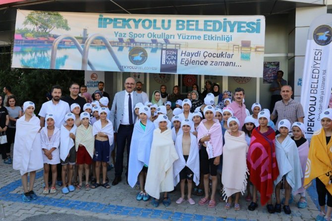 İ̇pekyolu Belediyesinden Çocuklar İçin Yüzme Kursu