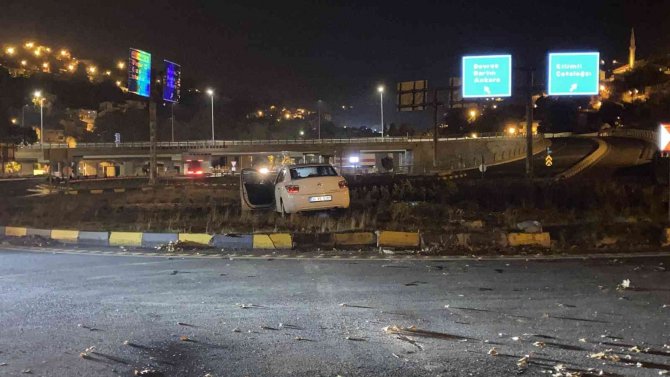 Kontolden Çıkan Otomobil Refüje Çıktı: 1 Yaralı