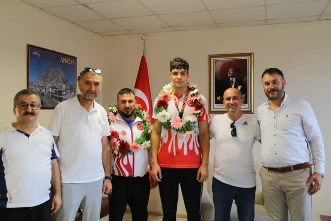 Dünya Şampiyonu Osman Furkan Karakaya, Amasya’da Coşkuyla Karşılandı