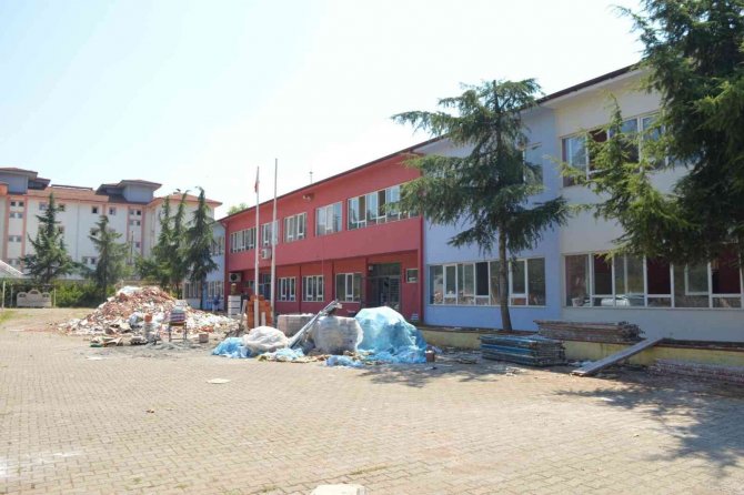 Akçakoca’da Okullar Güçlendiriliyor