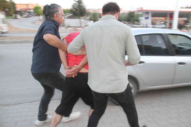 Kontak Anahtarı Üzerinde Unutulan Otomobili Çaldılar