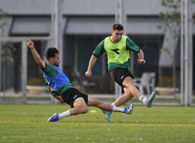 Bursaspor Günü Çift İdmanla Tamamladı