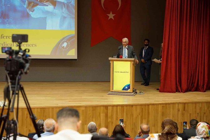 ’Uluslararası Tıp Bilimlerinde Gelecek Vizyonu’ Konferansı Düzenlendi