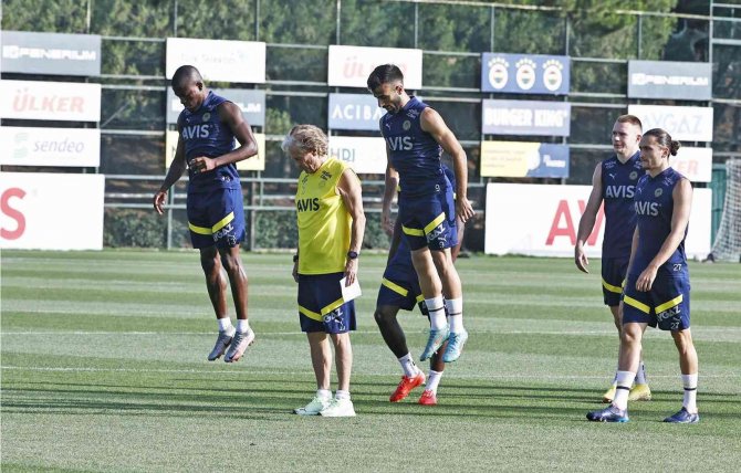 Fenerbahçe, Adana Demirspor Maçı Hazırlıklarını Tamamladı