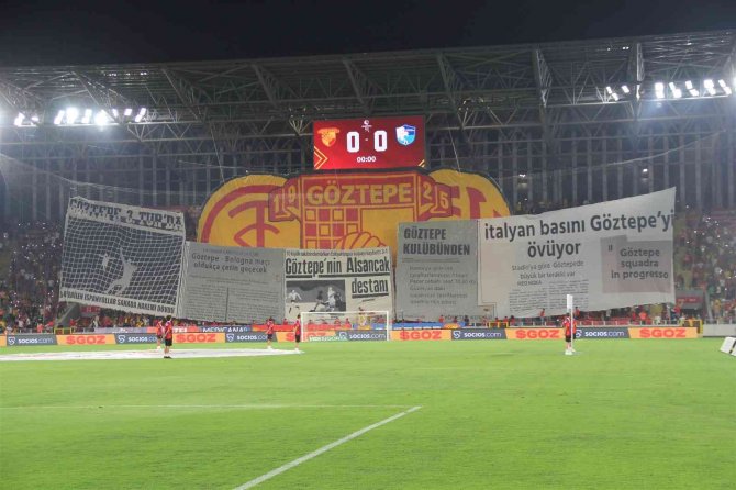 Göztepe Taraftarından Muhteşem Koreografi