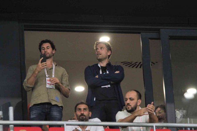 Göztepe’nin Yabancı Başkanı Ankersen İlk Kez Tribünde
