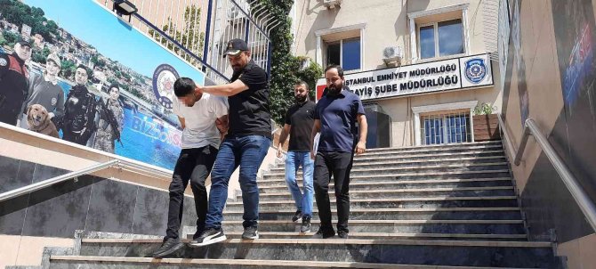 Bankadaki Telaşlı Tavrı Emekli Öğretmeni Kurtardı: Polis Paraları Son Anda Kurtardı