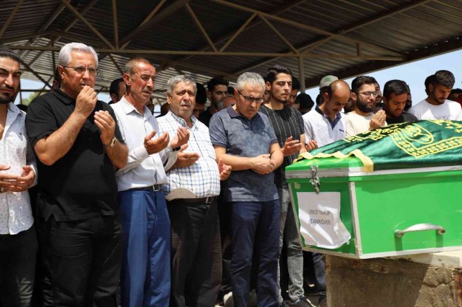 İ̇ha Muhabiri Umut Yakup Tanrıöver Gözyaşlarıyla Uğurlandı