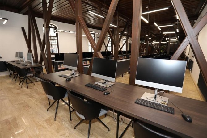 İ̇negöllü Gençler Nöbetçi Kitaphanelere Akın Etti