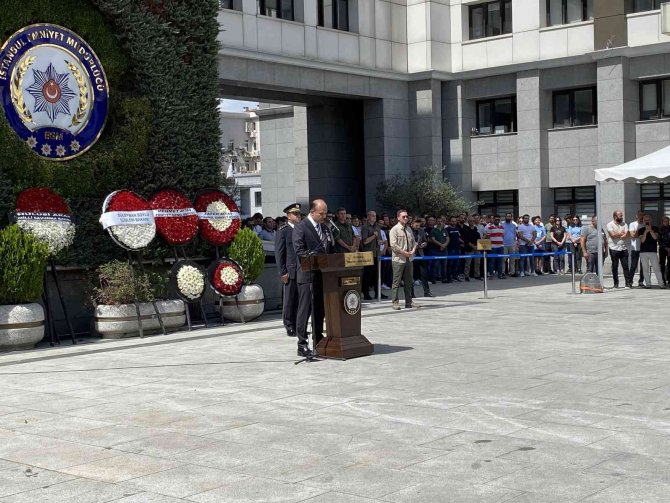 Şehit Bekçi İçin İ̇stanbul İ̇l Emniyet Müdürlüğünde Tören Düzenledi