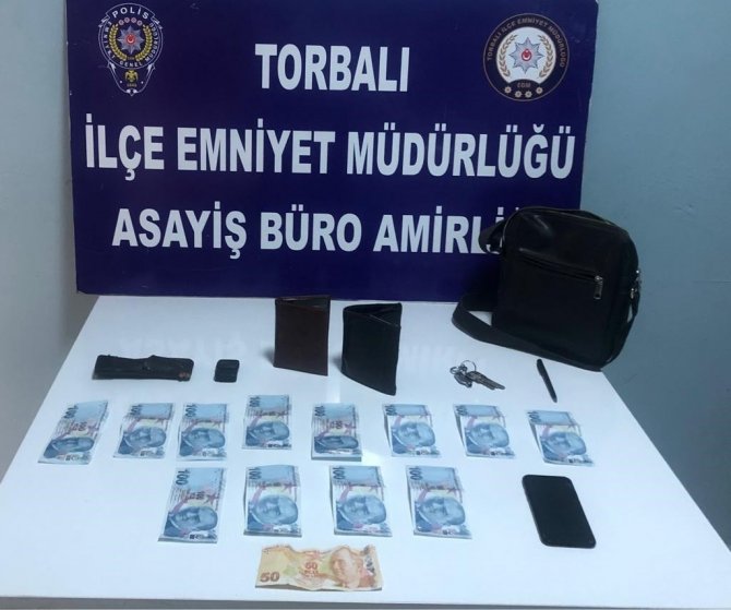 Korona Olduklarını Söyleyip Sahte Paralarla Kuryeleri Dolandırmışlar