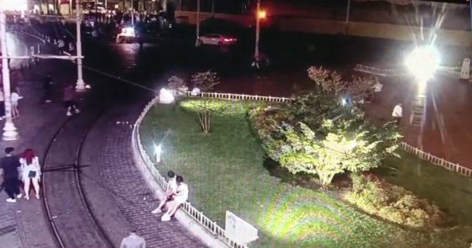 Taksim’de Gece Kulübünde Silahlı Saldırı Kamerada: Güven Timleri Suçüstü Yakaladı