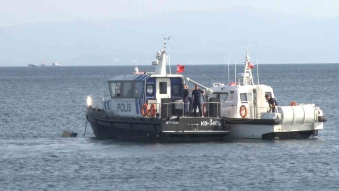 Kartal Sahilde Bomba Paniği: Sas Ekipleri Çağrıldı
