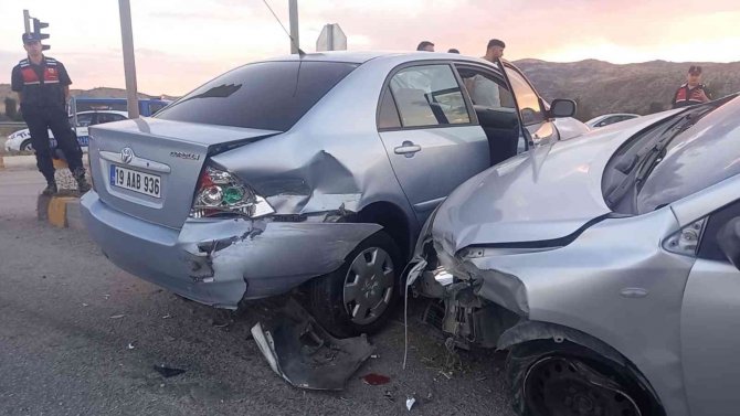 Kırıkkale’de 2 Otomobil Çarpıştı: 1 Yaralı