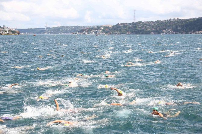 Kıtalar 34. Kez Kulaçlarla Birleşti