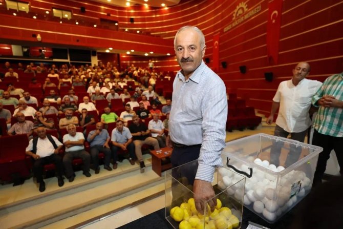 Başkan Büyükgöz: "Esnaf Kardeşlerimden Tahsis Ücreti Almayacağımızı Duyurmak İsterim"