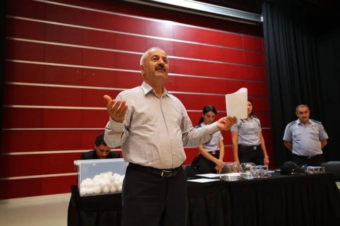 Başkan Büyükgöz: "Esnaf Kardeşlerimden Tahsis Ücreti Almayacağımızı Duyurmak İsterim"