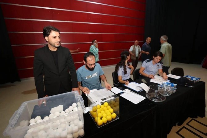 Başkan Büyükgöz: "Esnaf Kardeşlerimden Tahsis Ücreti Almayacağımızı Duyurmak İsterim"